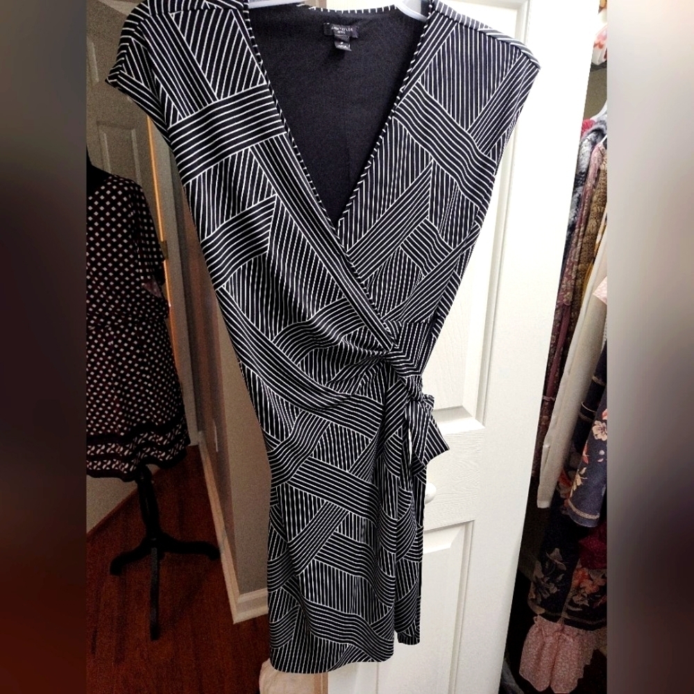 SALE!! Ann Taylor Black & White Cap Sleeve Wraparound Dress, 2P